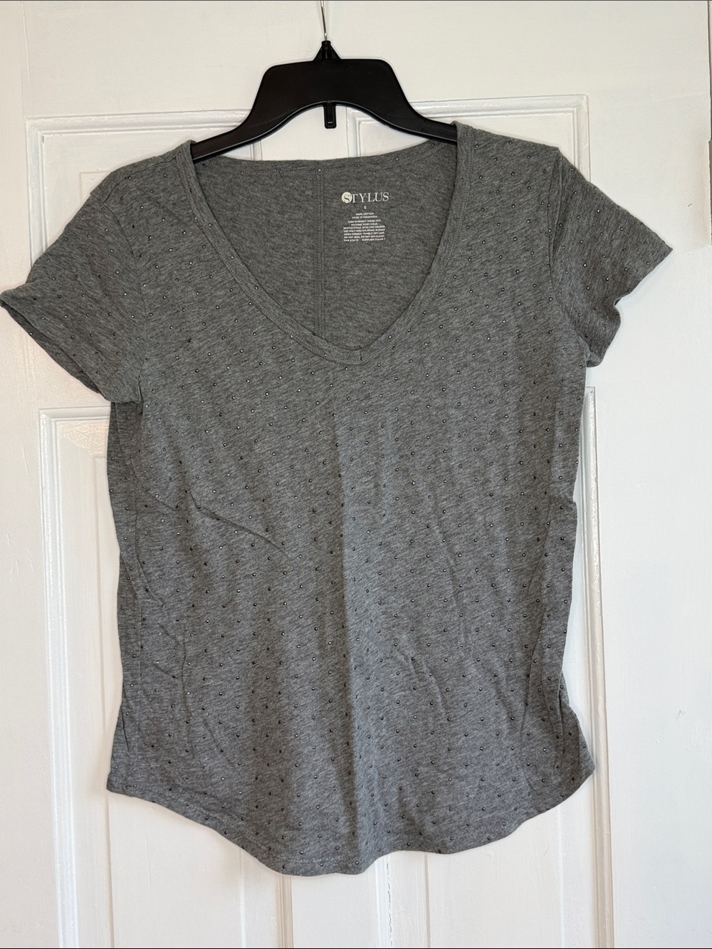 STYLUS Women's Gray Short Sleeve V-Neck Tee with Subtle Dot Texture